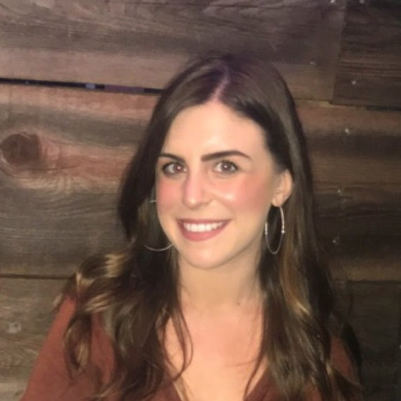 Meet your Posher, Danielle - Picture 1 of 1